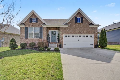2015 Hedgelawn Dr, Lebanon, TN, 37090-1438 | Card Image