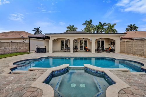8796 Nw 140th Ln, Miami Lakes, FL, 33018-7375 | Card Image