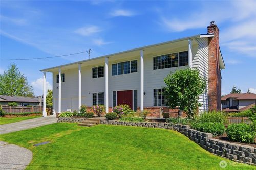 20707 31st Place W, Lynnwood, WA, 98036 | Card Image