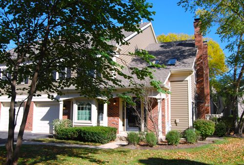 1951 N Charter Point Dr, Arlington Heights, IL, 60004-7240 | Card Image