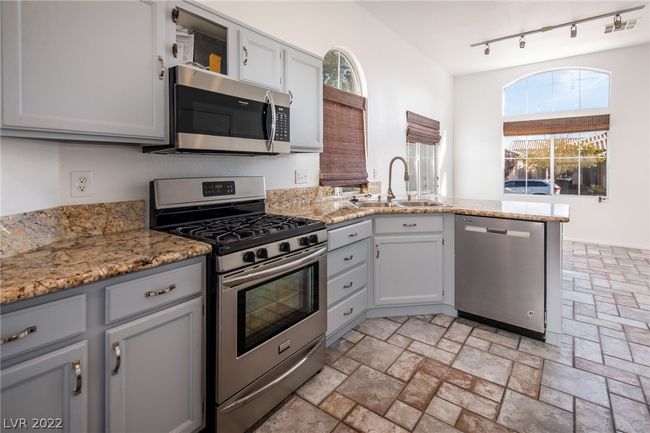 1021 Windhook St, House other with 3 bedrooms, 2 bathrooms and null parking in Las Vegas NV | Image 6