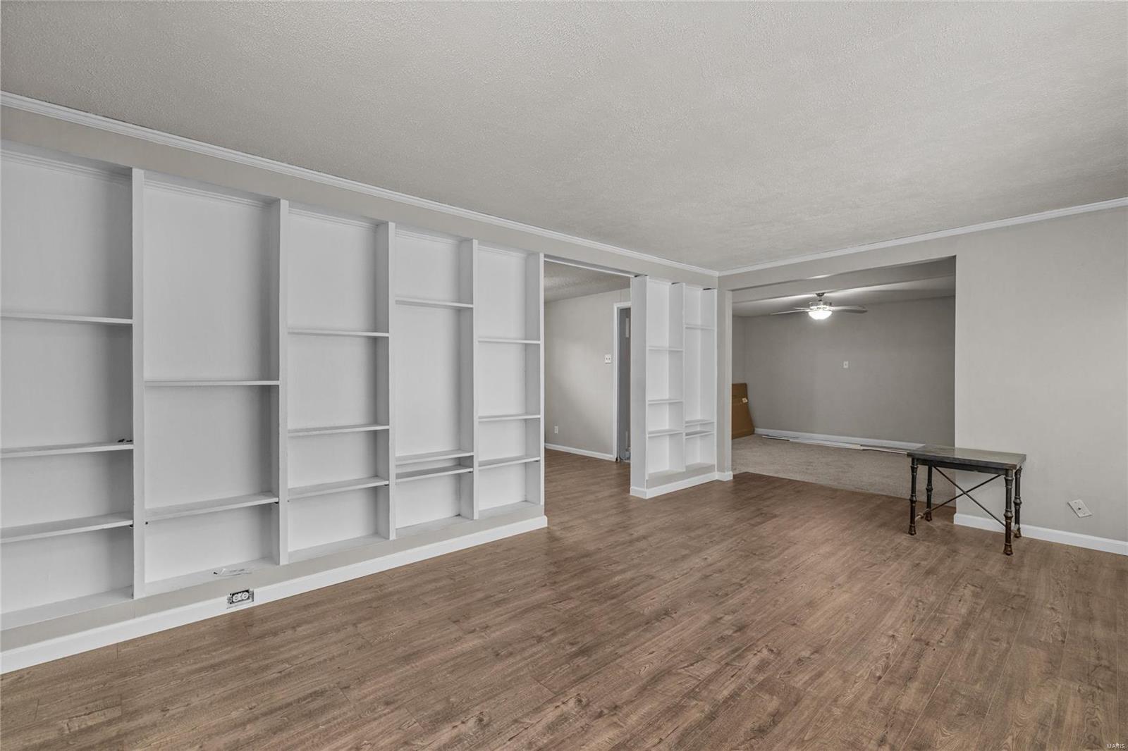 Marquette Dr, Florissant, MO 63031
