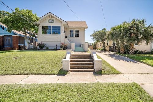 4423 Baccich St, New Orleans, LA, 70122-6113 | Card Image