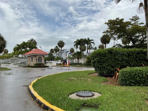 apt-623-400 Kings Point Dr, Sunny Isles Beach, FL, 33160-4734 | Card Image
