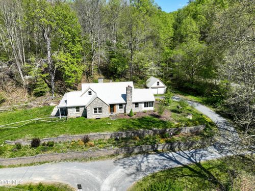 303 Tennessee 143, Roan Mountain, TN, 37687 | Card Image