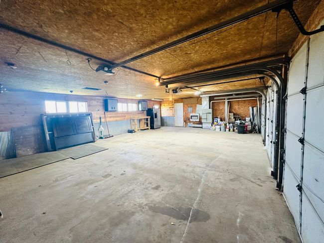 3 Car Heated Garage | Image 27