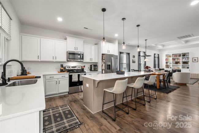 Full Kitchen | Image 8