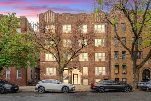 b2-57 Corbin Ave, Jersey City, NJ, 07306-6958 | Card Image