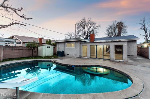 19844 Hemmingway St, Winnetka, CA, 91306-2326 | Card Image