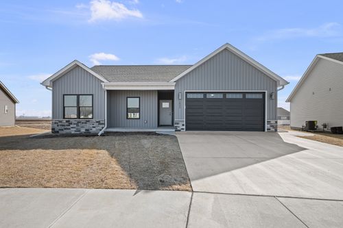 1832 Redbud Cir, Eldridge, IA, 52748 | Card Image