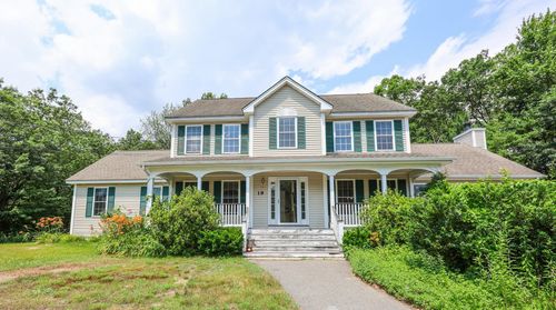 19 Bear Run Dr, Litchfield, NH, 03052-2326 | Card Image