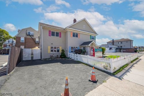 188 Washington Ave, Nutley, NJ, 07110-1922 | Card Image