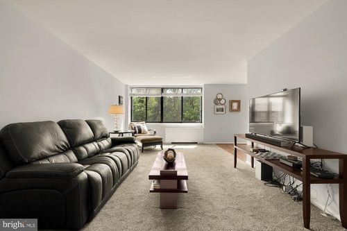 510-4390 Lorcom Ln, ARLINGTON, VA, 22207-3329 | Card Image