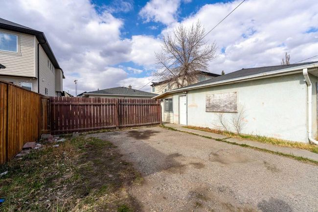 8531 47 Ave Nw, House other with 3 bedrooms, 2 bathrooms and 2 parking in Calgary AB | Image 38