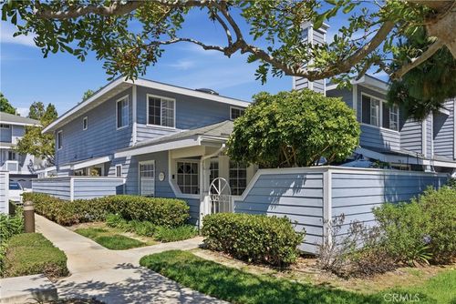 e-19116 Queensport Ln, Huntington Beach, CA, 92646-2068 | Card Image
