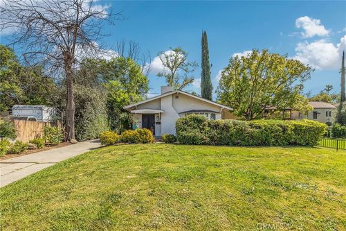1562 N Lake Ave, Pasadena, CA, 91104-4521 | Card Image