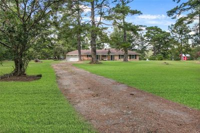 Well manicured 2 acres | Image 2