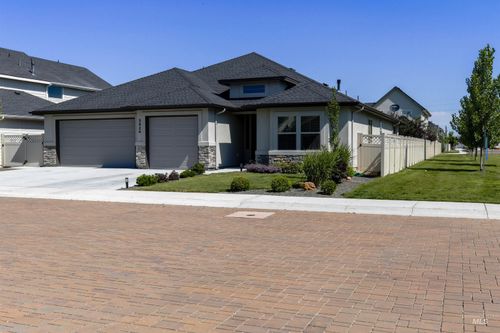 3824 W Lesina Dr, Meridian, ID, 83646-1280 | Card Image