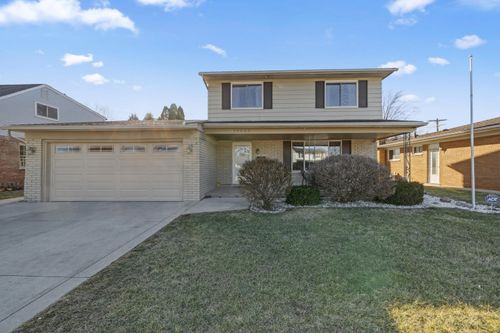 34665 Esper Dr, Sterling Heights, MI, 48312-5028 | Card Image