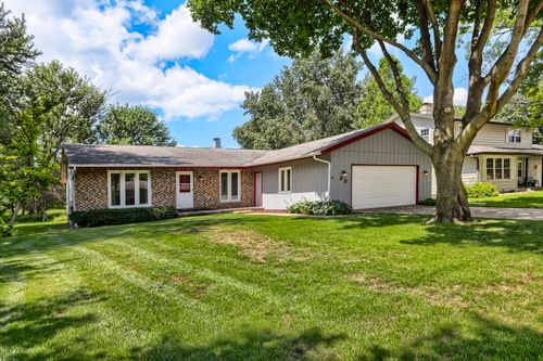 98 Brookside Drive, Elgin, IL, 60123 | Card Image