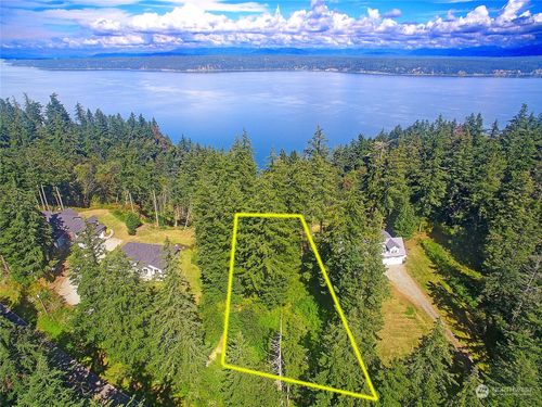 4081 Se Camano Drive, Camano Island, WA, 98282 | Card Image