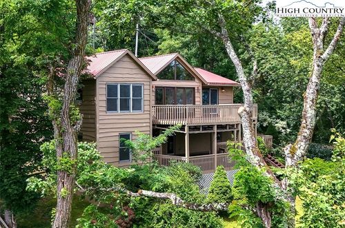 149 Chipmunk Ln, Blowing Rock, NC, 28605-9320 | Card Image