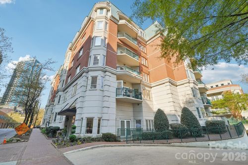 408-401 N Church St, Charlotte, NC, 28202-1184 | Card Image
