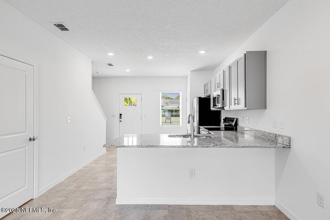 7219 Sabal Ter, Townhouse with 2 bedrooms, 3 bathrooms and null parking in Jacksonville FL | Image 6