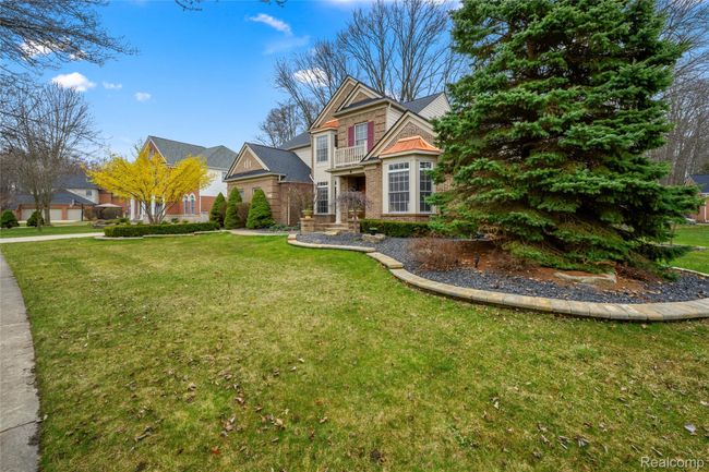 Front yard | Image 60