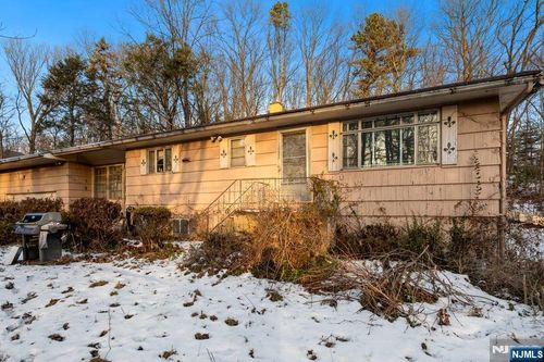 155 Mount Pleasant Ave, Dover, NJ, 07801-1603 | Card Image