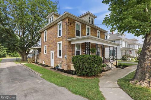 552 N Allison St, GREENCASTLE, PA, 17225-1214 | Card Image