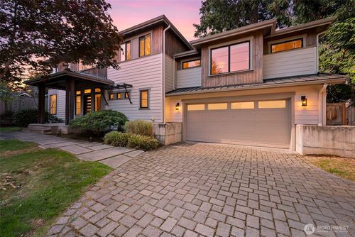 1711 4th St, Kirkland, WA, 98033-4941 | Card Image