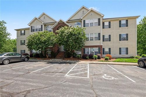 125 James Rd, High Point, NC, 27265-2523 | Card Image