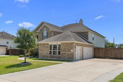 8106 Cullen Estates Drive, House other with 5 bedrooms, 3 bathrooms and null parking in Pearland TX | Image 3