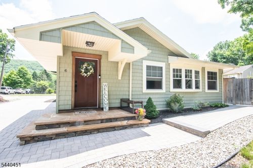 6 Ford Dr, Oak Ridge, NJ, 07438-9727 | Card Image