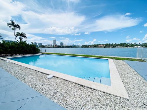 apt-910-960 Bay Dr, Miami Beach, FL, 33141-5644 | Card Image