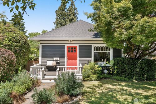 416 W Crockett St, Seattle, WA, 98119-2617 | Card Image