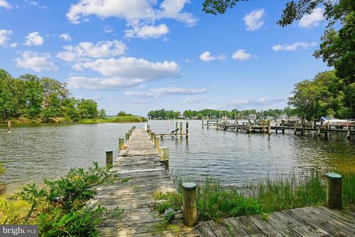 3303 Pocahontas Dr, EDGEWATER, MD, 21037-3123 | Card Image