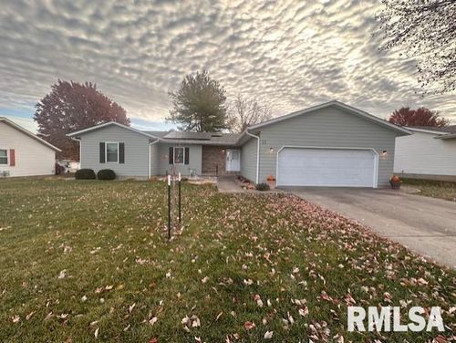 22 Appomatox Ave, Jacksonville, IL, 62650-1054 | Card Image