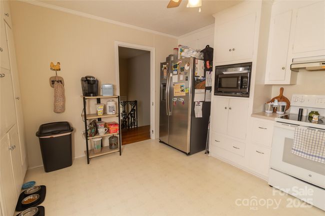 1352 W Cherokee St, House other with 3 bedrooms, 3 bathrooms and null parking in Blacksburg SC | Image 9