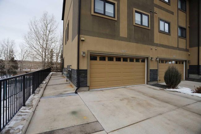 411 Valley Ridge Manor Nw, Home with 2 bedrooms, 2 bathrooms and 4 parking in Calgary AB | Image 36