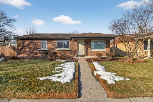 15715 Exeter Ct, Fraser, MI, 48026-2334 | Card Image