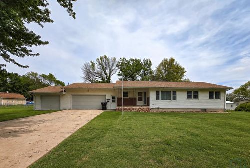 611 Railroad Ave, Correctionville, IA, 51016-1041 | Card Image