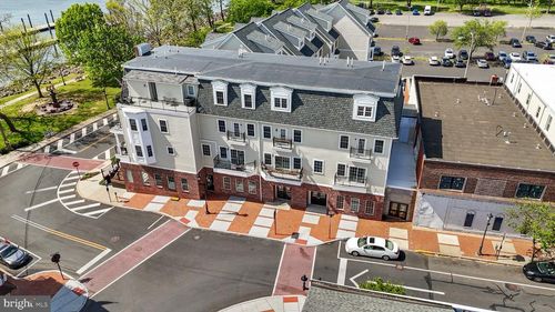 110 Mill St, BRISTOL, PA, 19007-4807 | Card Image