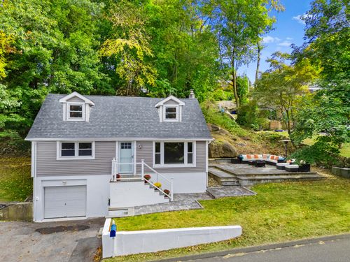 207 Sheephill Rd, Riverside, CT, 06878-1118 | Card Image