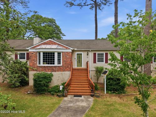 105 Harbor Dr, Washington, NC, 27889-9596 | Card Image
