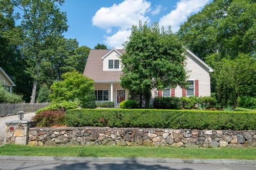 101 Carol St, Danbury, CT, 06810-8312 | Card Image