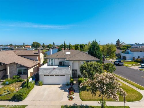 3902 Toland Cir, Los Alamitos, CA, 90720-2261 | Card Image