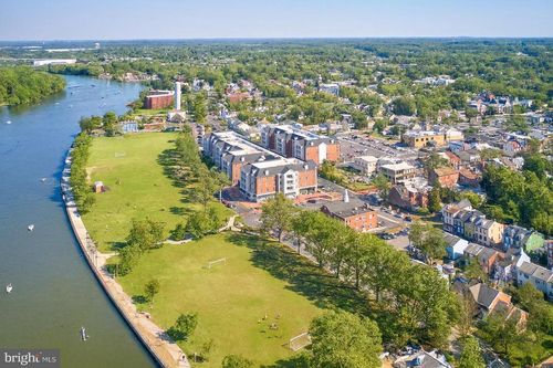 1 E Pearl St, Burlington, NJ, 08016-1529 | Card Image