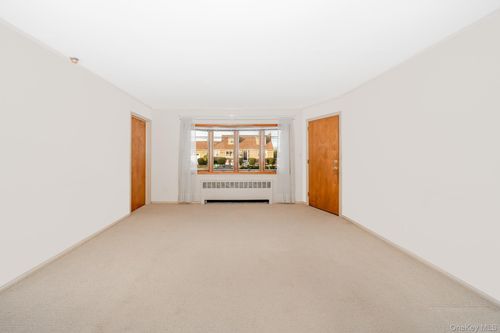 242 N Pine St, Massapequa, NY, 11758-2813 | Card Image